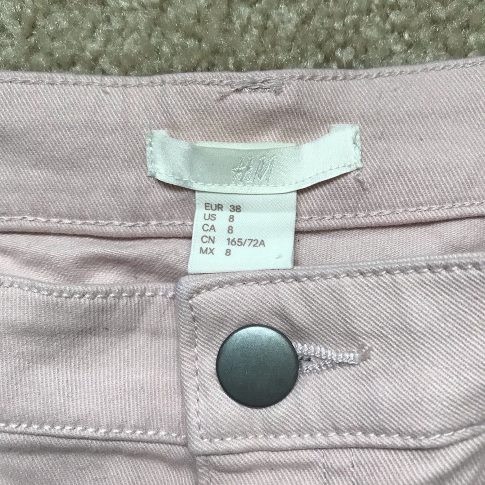 Pink shorts - Picture 3 of 3
